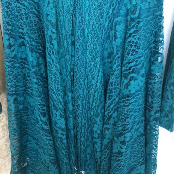 Green lace flouncy dress - Picture 2 of 5